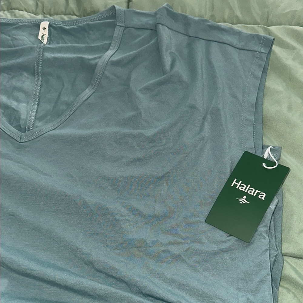 HALARA Women's Light Green/Blue Classic V neck Tee
